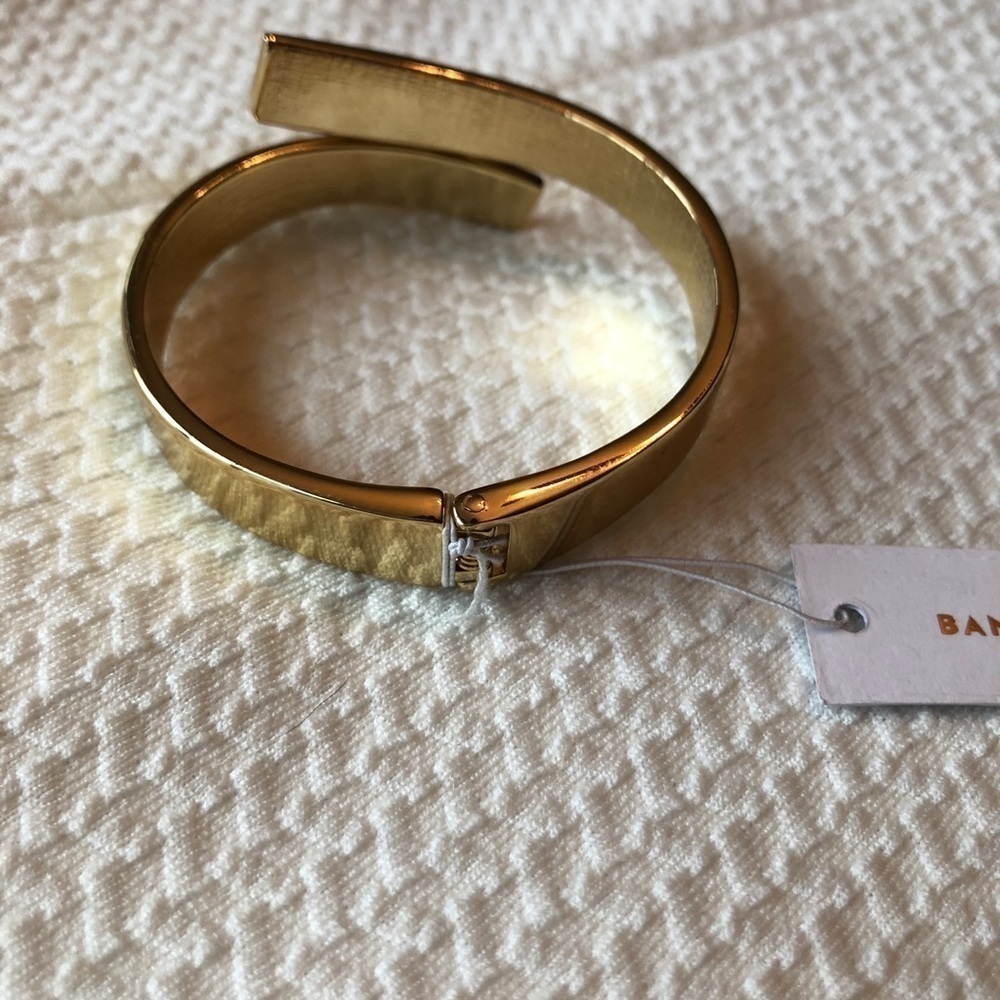 Bancroft Gold Colored Hinged Bracelet NWT - Picture 4 of 5